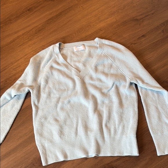 Old Navy Blue V-Neck Sweater Soft Knit - Picture 4 of 5